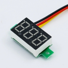 ولت متر دیجیتال پنلی متوسط قرمز