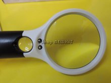 ذره بین چراغ دار 3LED دسته دار با 2 لنز قوی